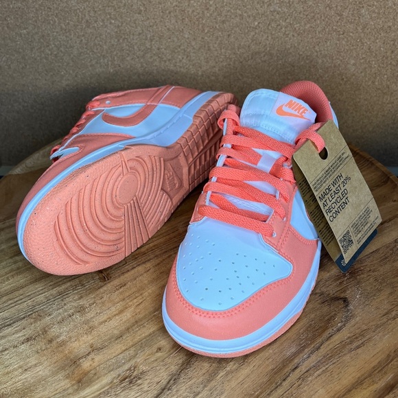 Nike
Dunk
Light wild mango
Brand new - Picture 7 of 7